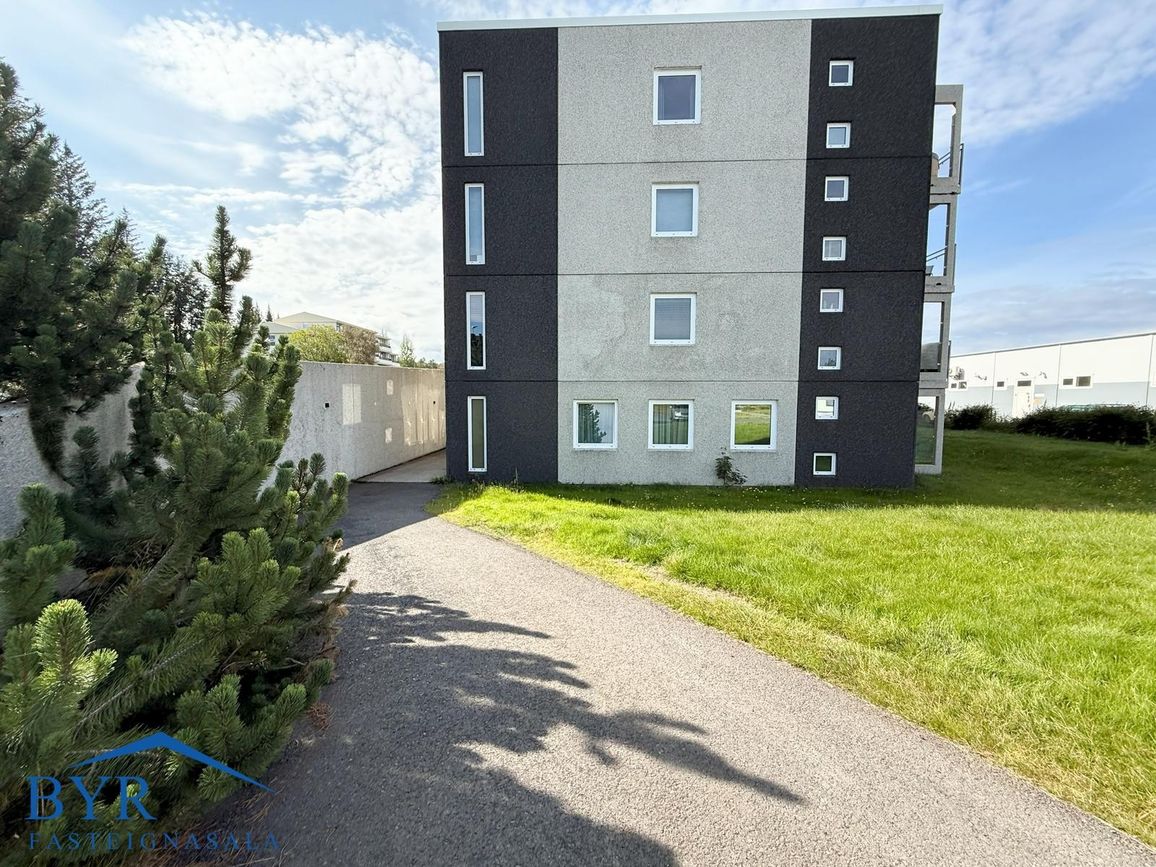 Blómvangur 2, 700 Fljóts