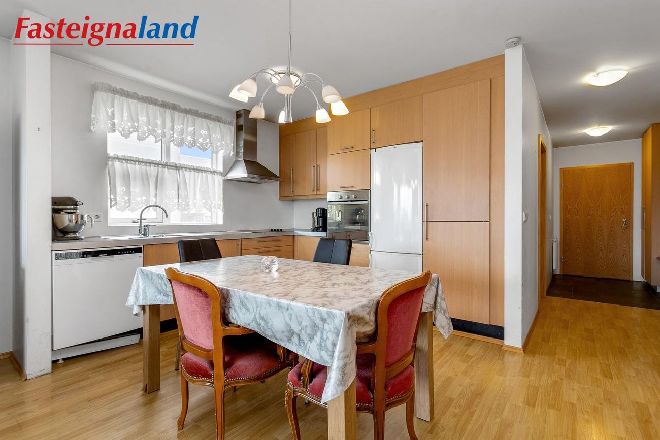 Eskivellir 7, 221 Hafnarfjörður