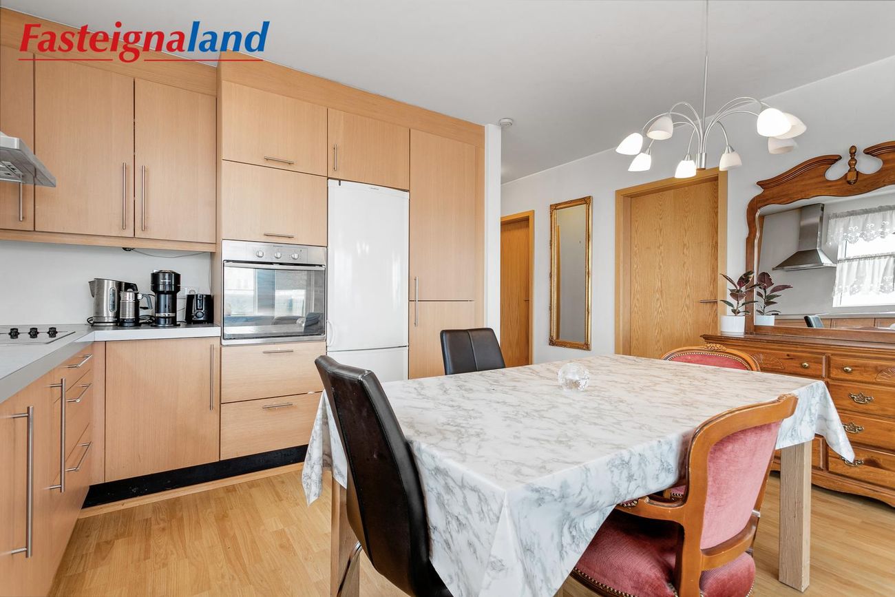 Eskivellir 7, 221 Hafnarfjörður