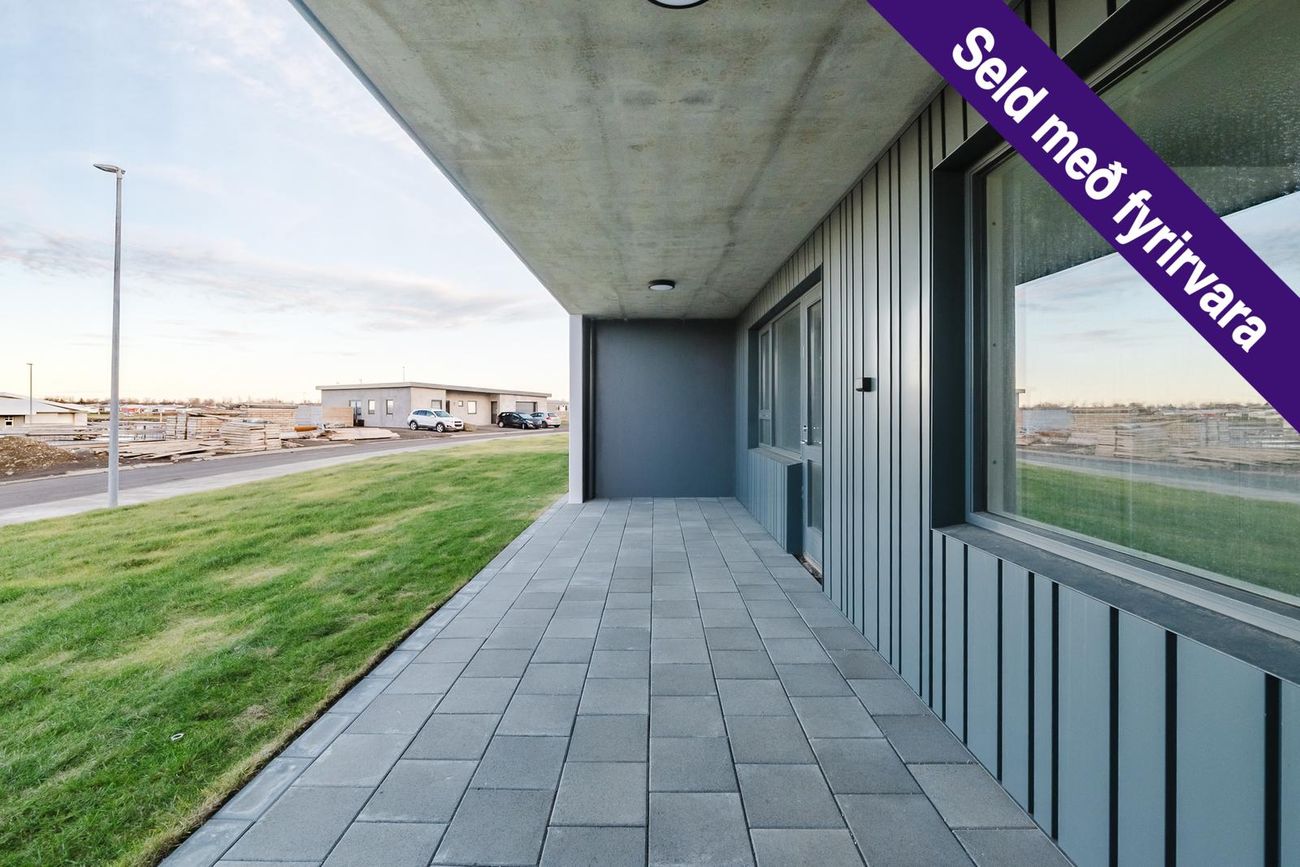 Ásvellir 1B, 301 Hval