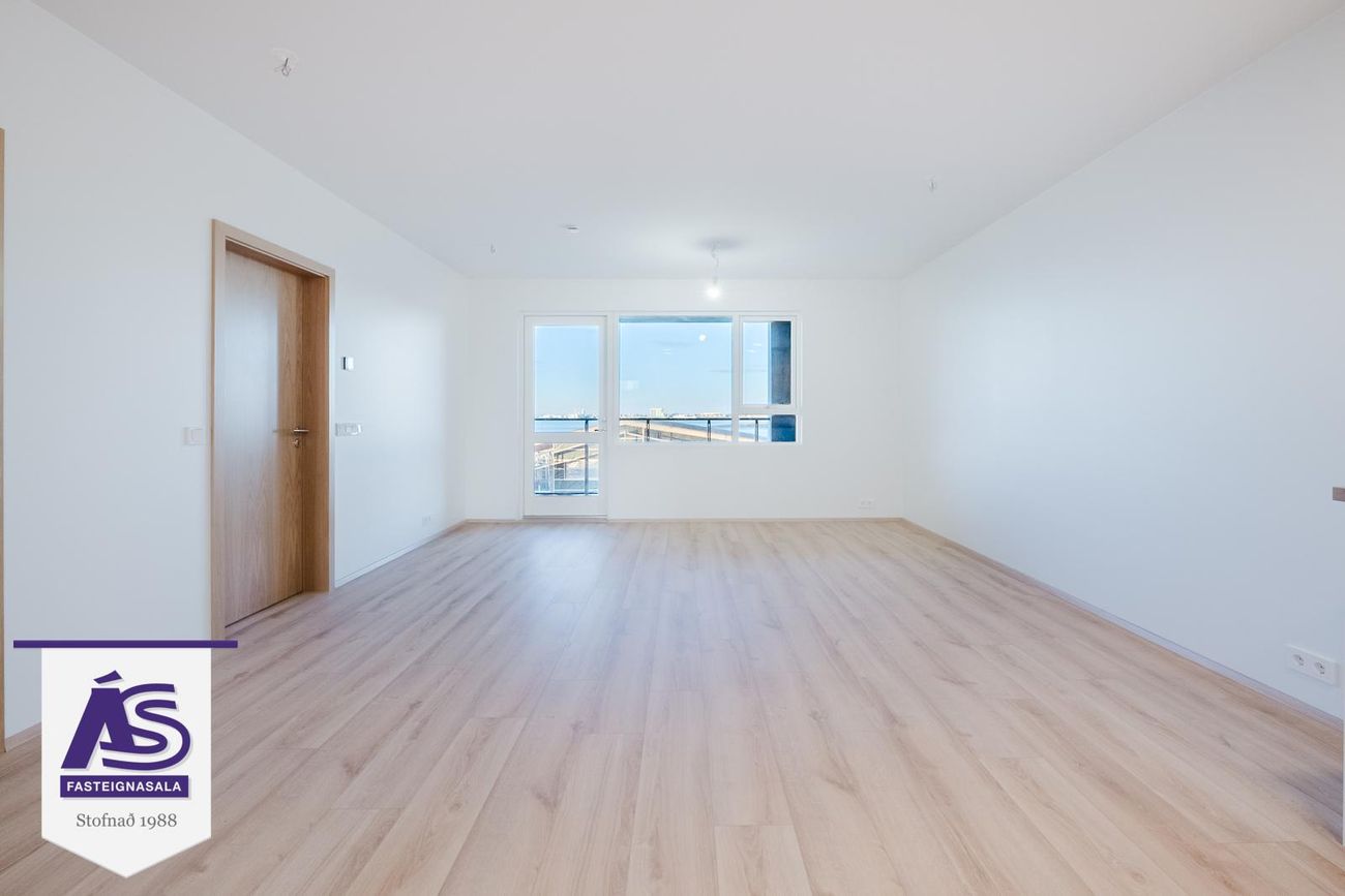 Ásvellir 1B, 301 Hval