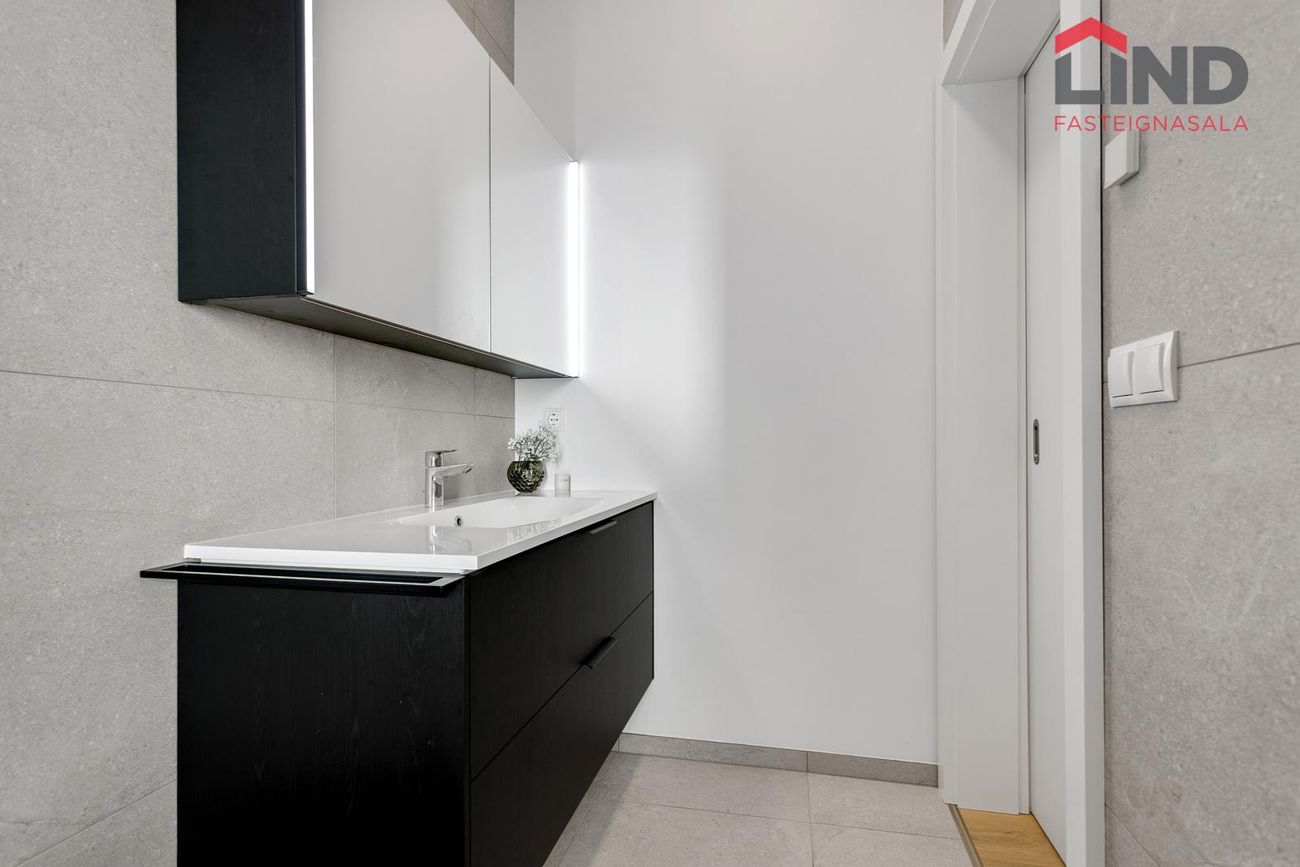 Grímsgata 8 - 0101, 210 Garðabær