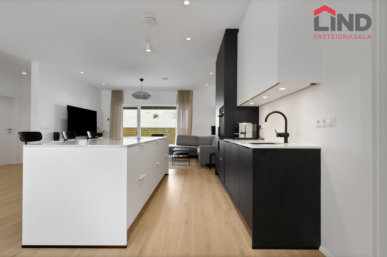 Grímsgata 8 - 0101, 210 Garðabær