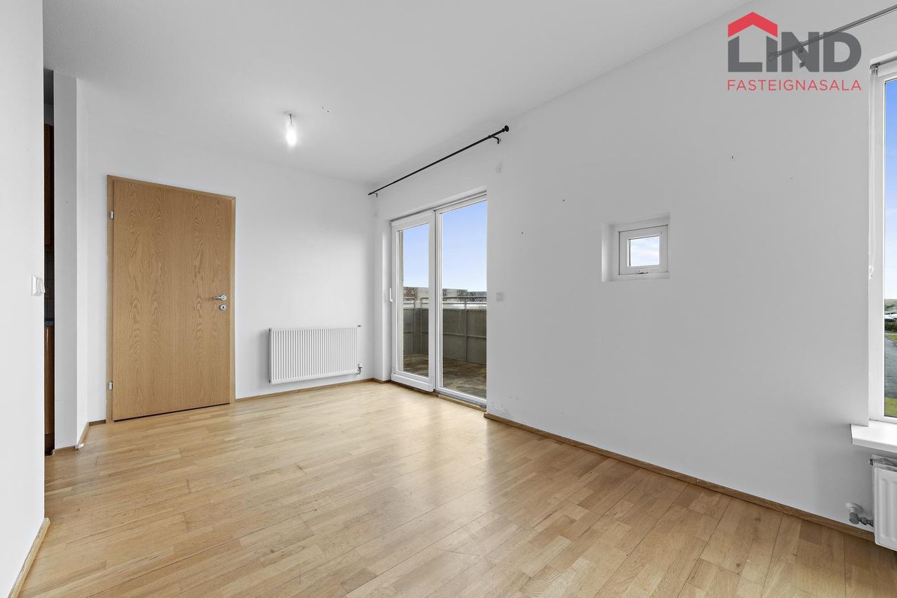 Skólabraut 3, 260 Reykjanesbær