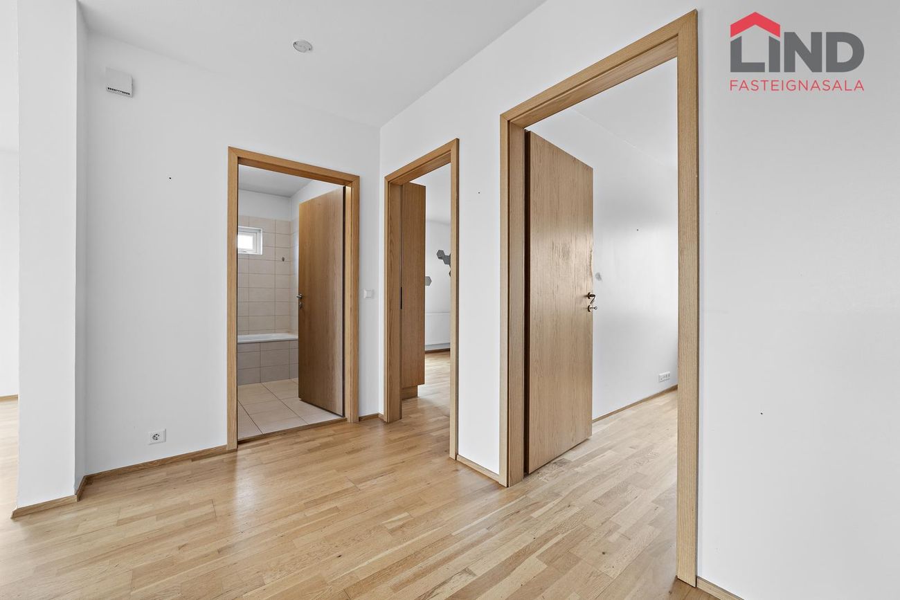 Skólabraut 3, 260 Reykjanesbær