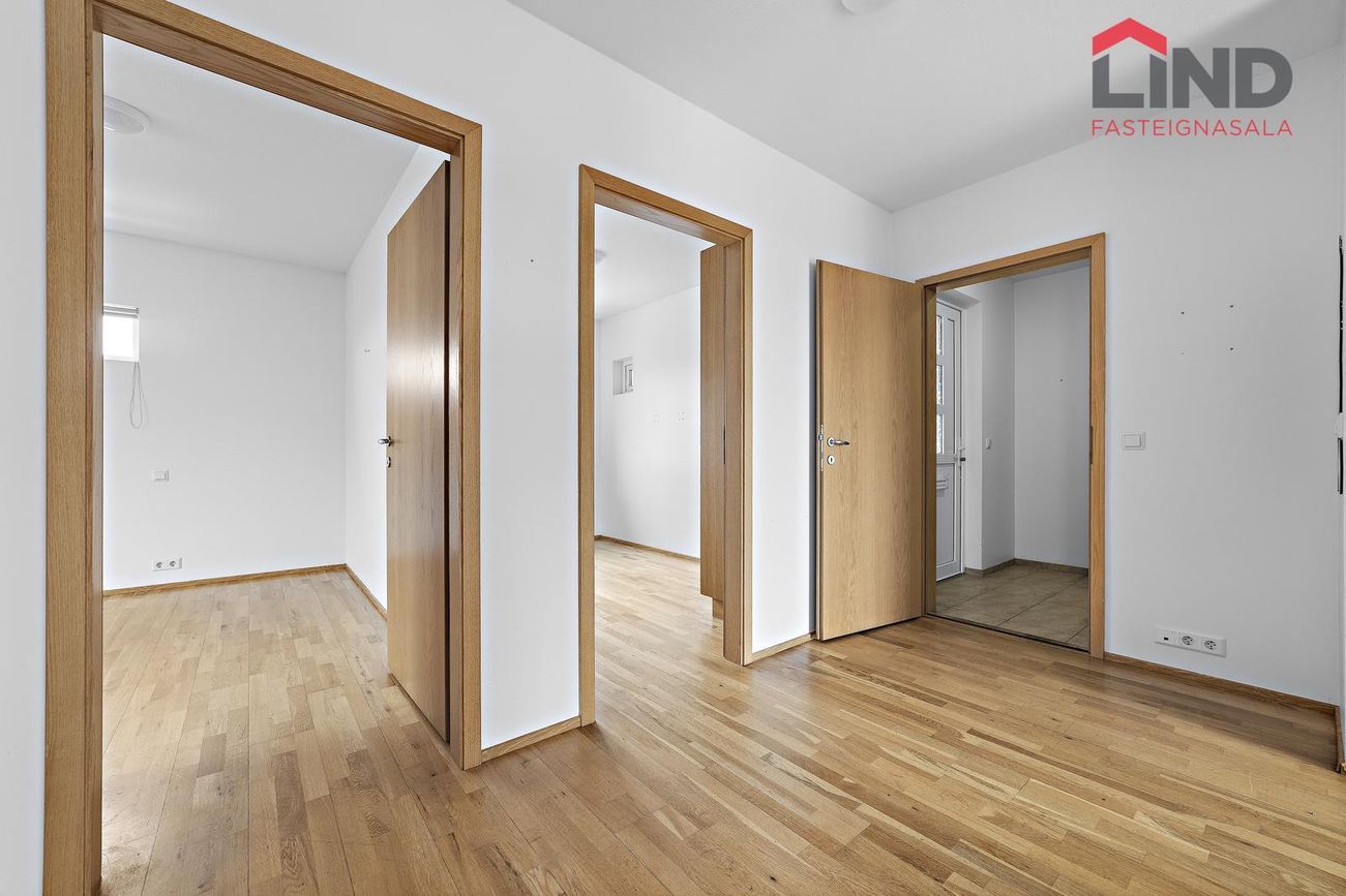 Skólabraut 3, 260 Reykjanesbær