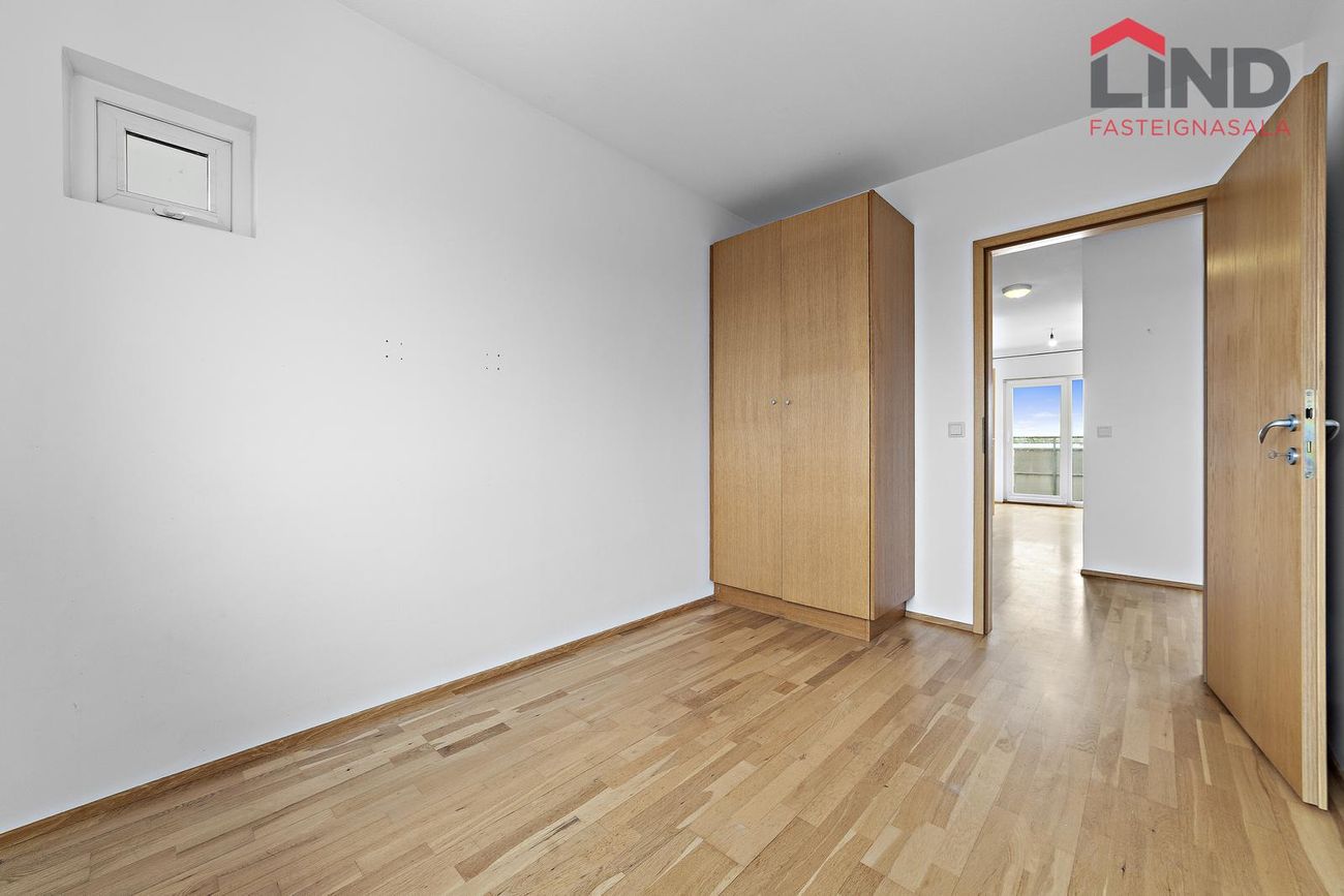 Skólabraut 3, 260 Reykjanesbær