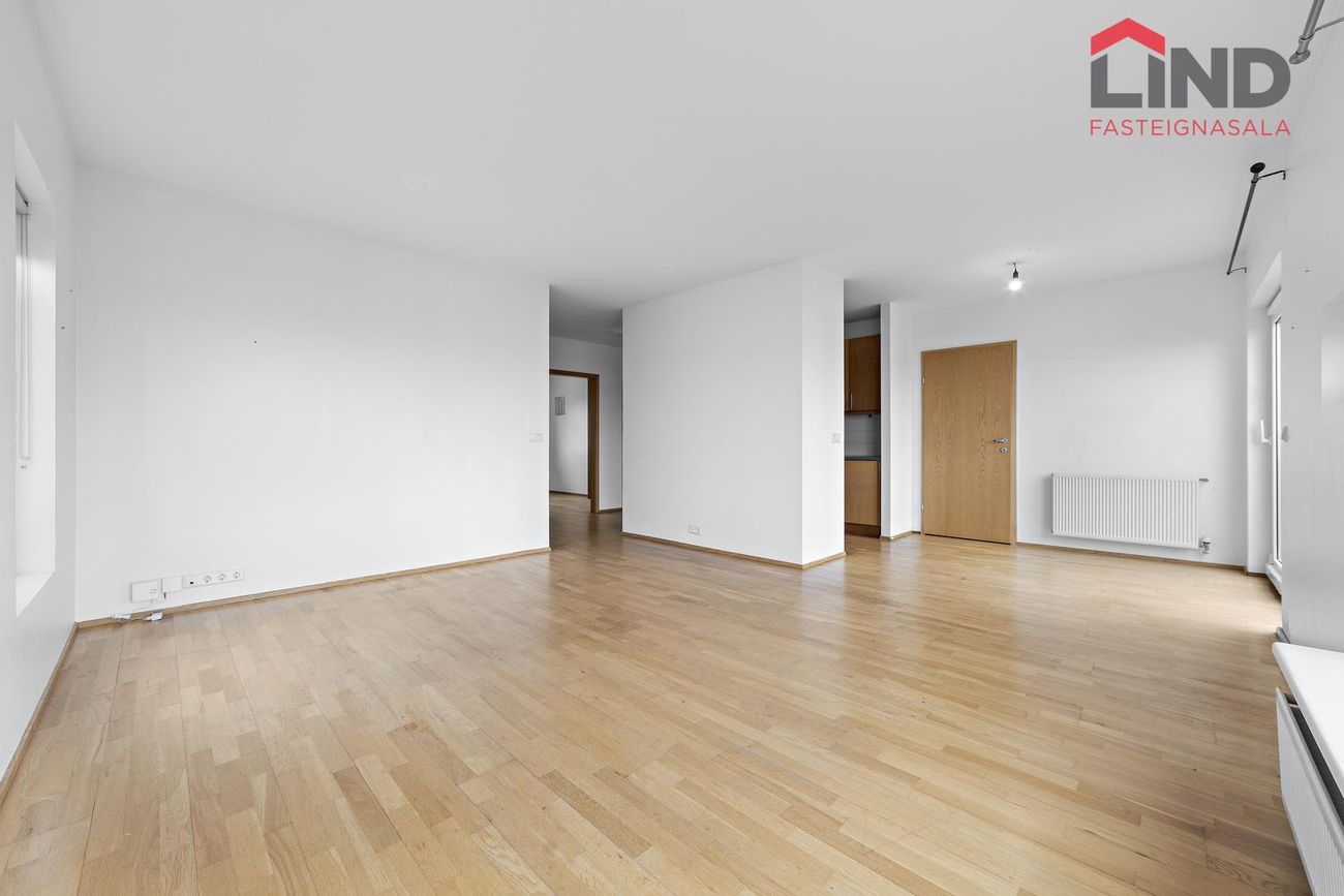 Skólabraut 3, 260 Reykjanesbær