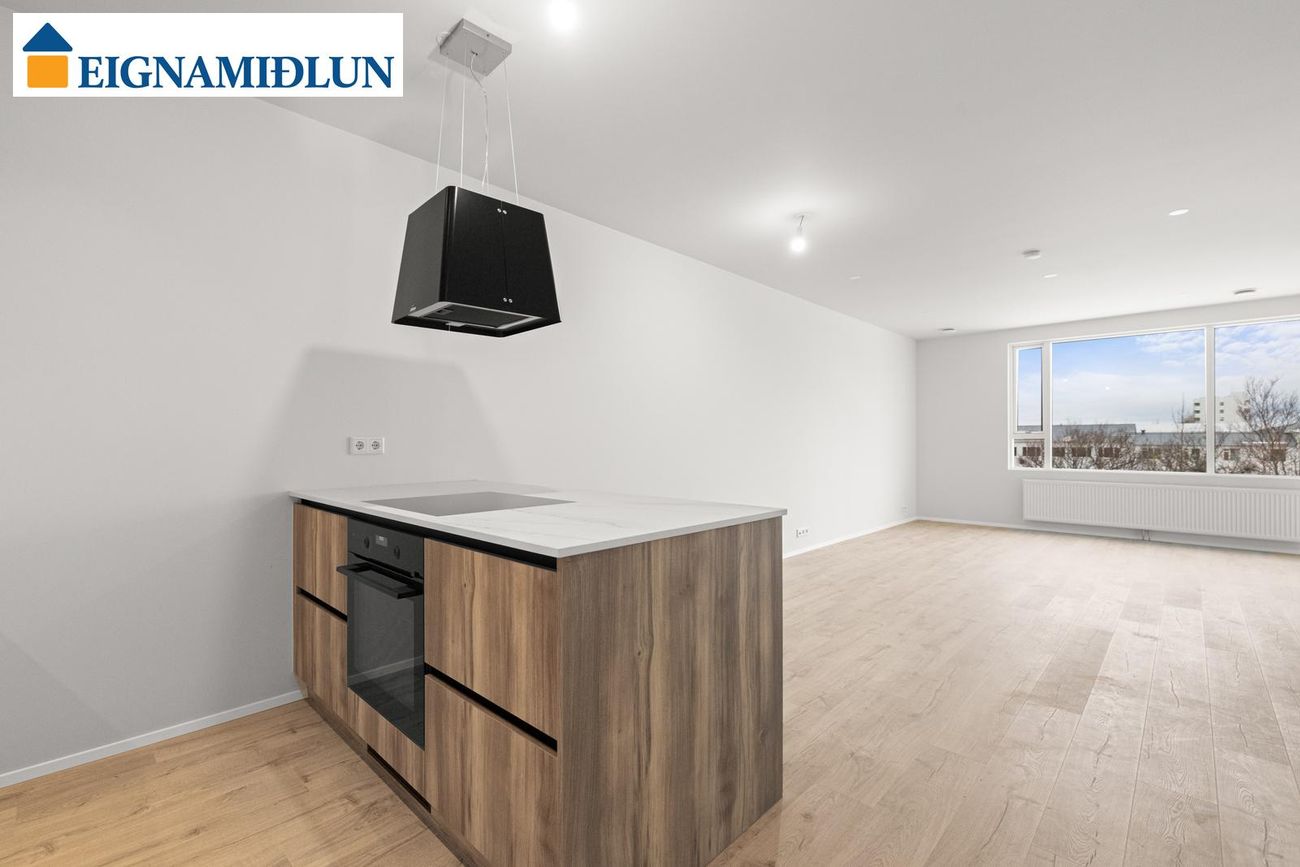 Skólatröð 8 - 0216, 200 Kópavogur