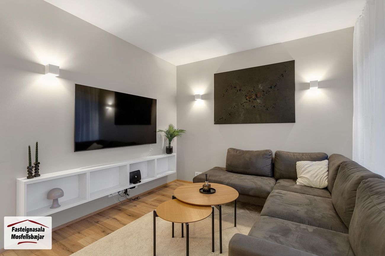 Gerplustræti 16, 270 Mosfellsbær