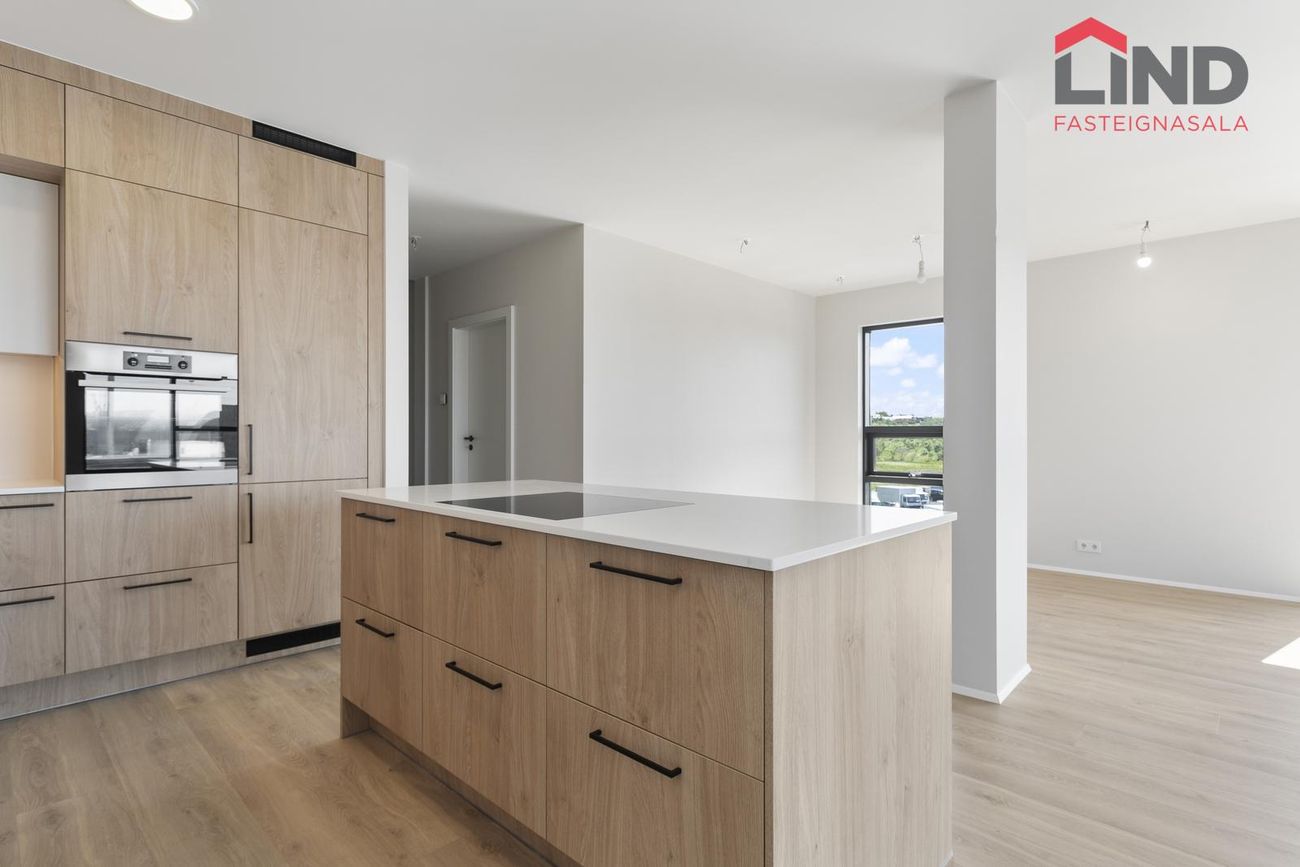 Jöfursbás 5D, 112 Reykjavík