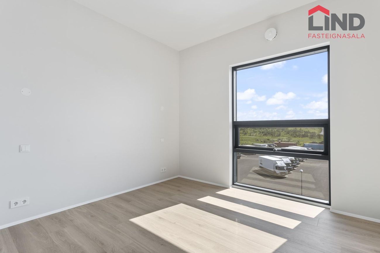 Jöfursbás 5D, 112 Reykjavík