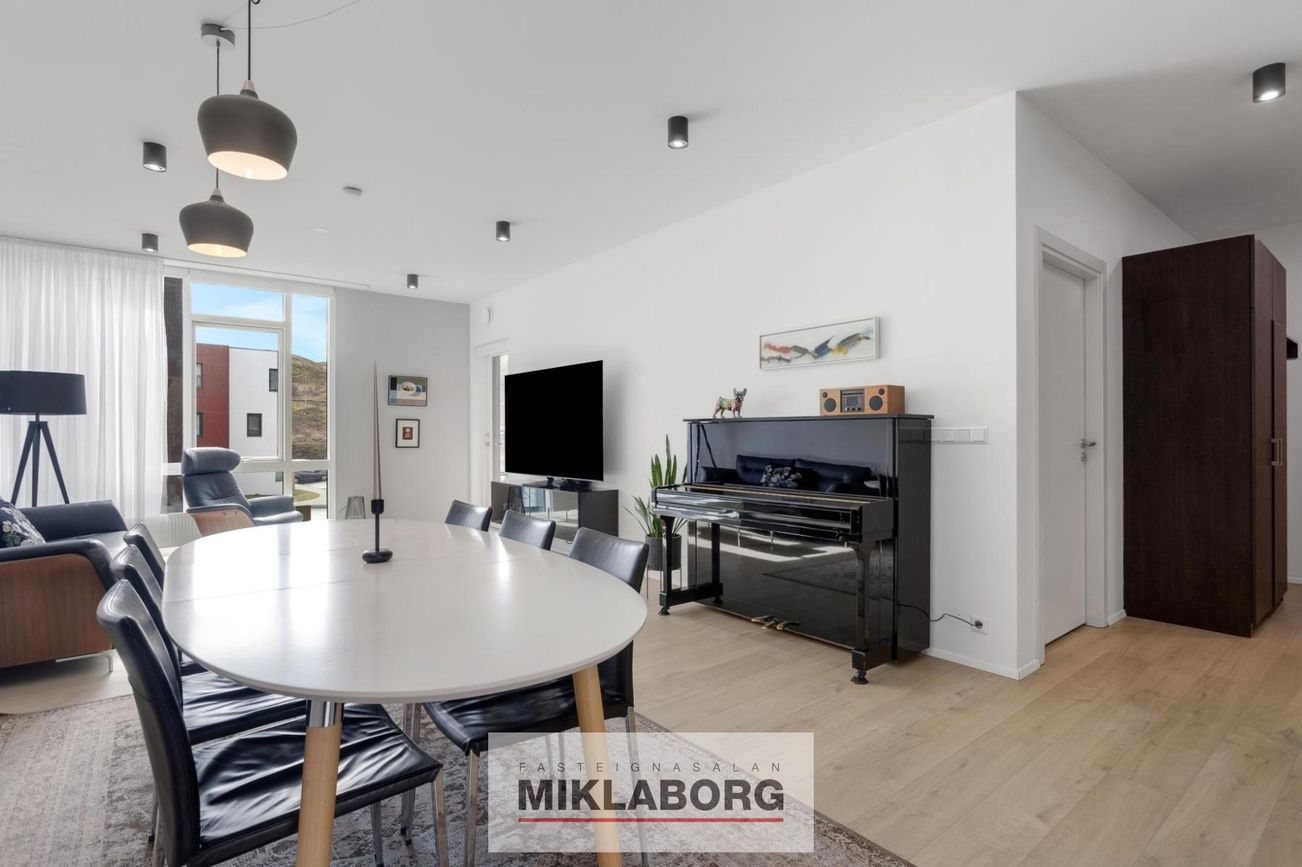 Bjarkarholt 27, 270 Mosfellsbær