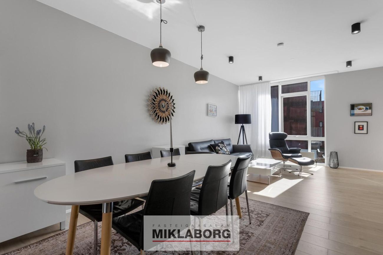 Bjarkarholt 27, 270 Mosfellsbær