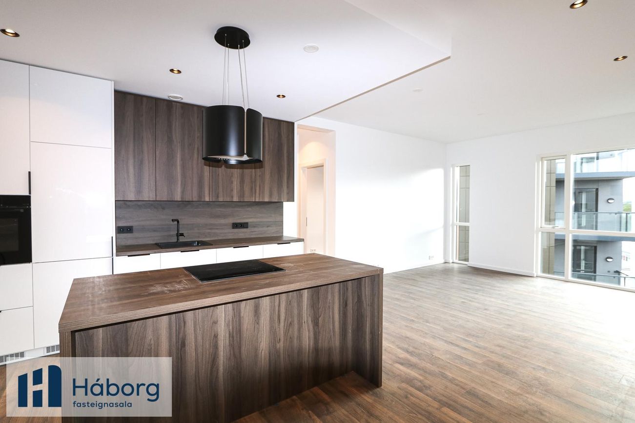 Grensásvegur 1A - 0411, 108 Reykjavík