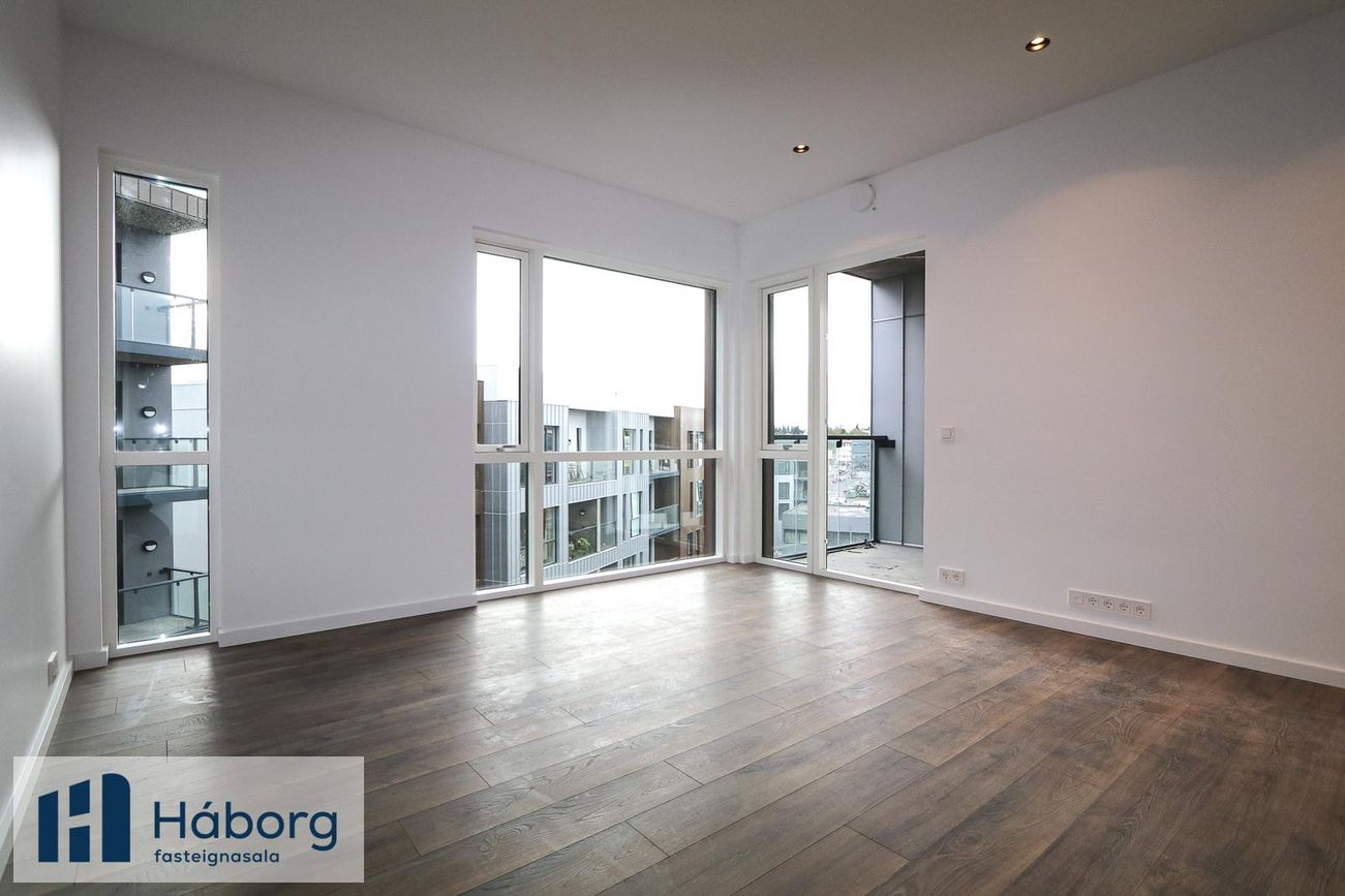 Grensásvegur 1A - 0411, 108 Reykjavík