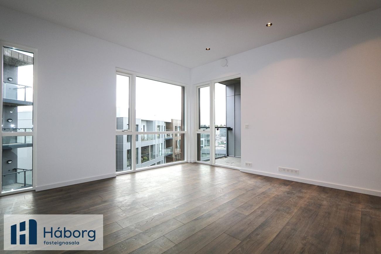 Grensásvegur 1A - 0411, 108 Reykjavík