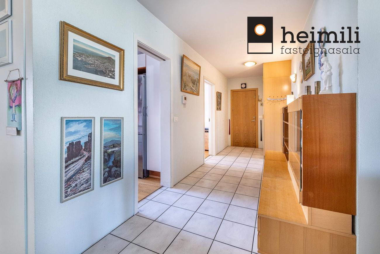 Hrafnhólar 6, 111 Reykjavík