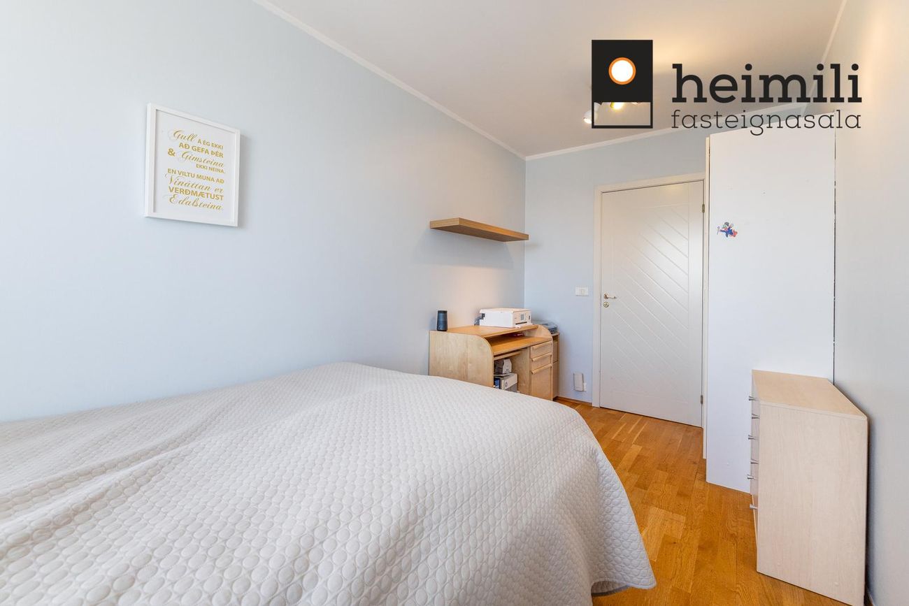 Hrafnhólar 6, 111 Reykjavík
