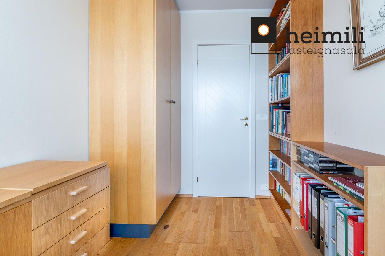 Hrafnhólar 6, 111 Reykjavík